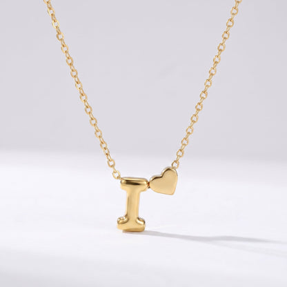Collar letra I dorado con corazón, collar personalizado femenino en acero inoxidable resistente al agua.