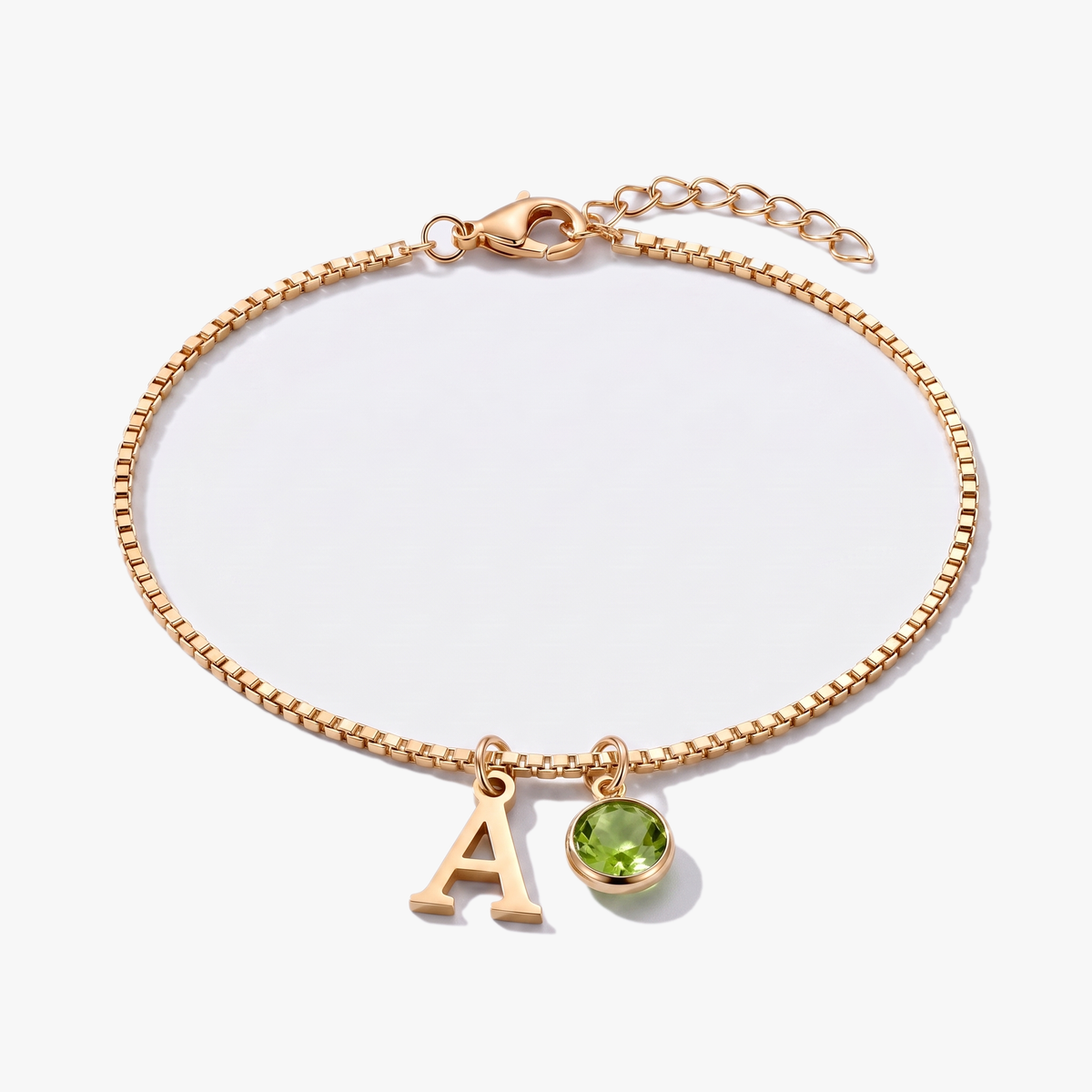 Pulsera letra A dorada con piedra de nacimiento Agosto — Peridoto