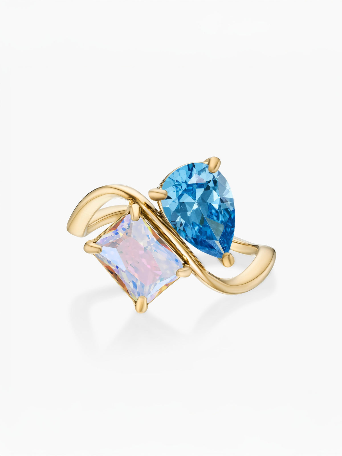 Anillo dos piedras Diciembre-Topacio azul (pera) y Junio-Alejandrita (rectángulo) dorado