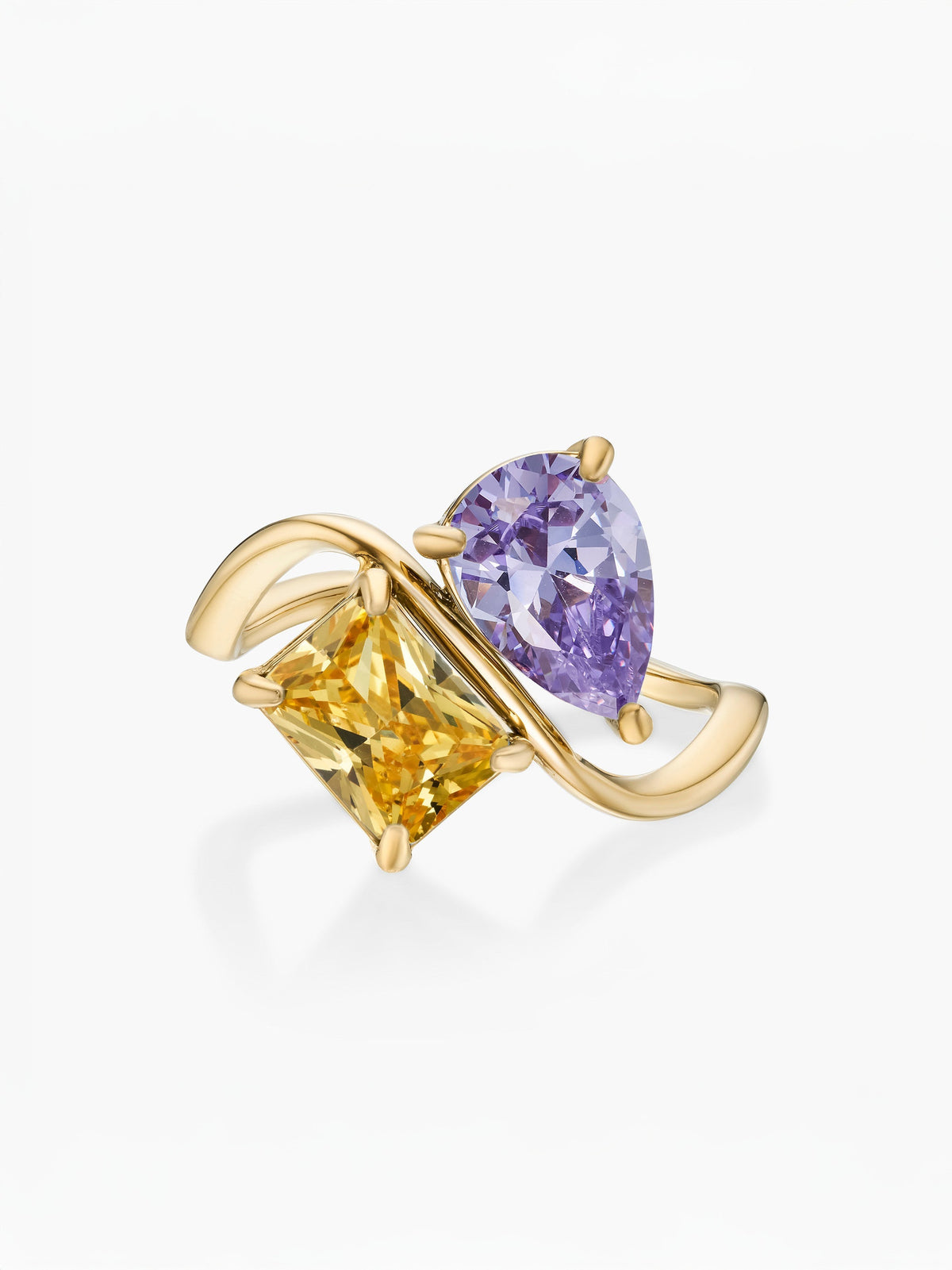 Anillo dos piedras Febrero-Amatista (pera) y Noviembre-Citrino (rectángulo) dorado