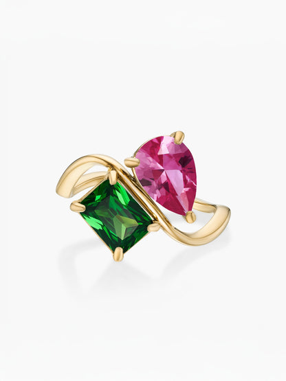 Anillo dos piedras Julio-Rubí (pera) y Mayo-Esmeralda (rectángulo) dorado