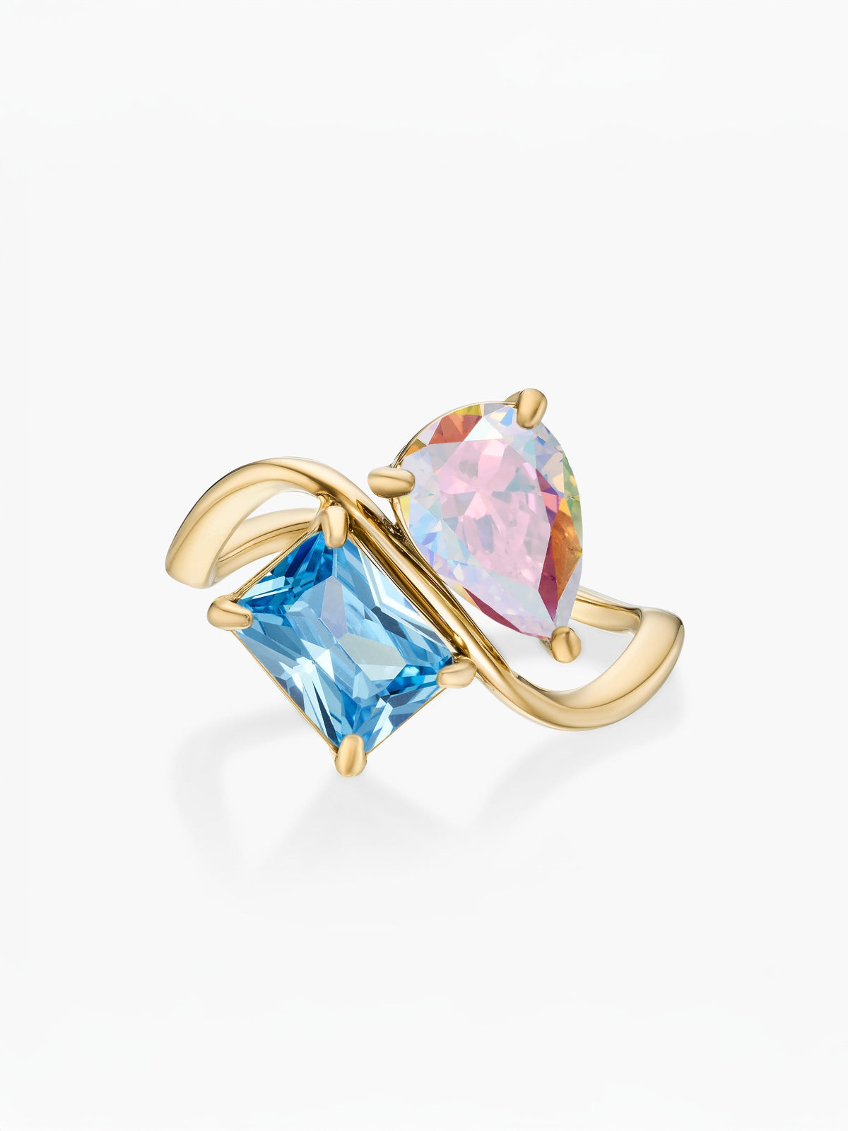 Anillo dos piedras Junio-Alejandrita (pera) y Diciembre-Topacio azul (rectángulo) dorado