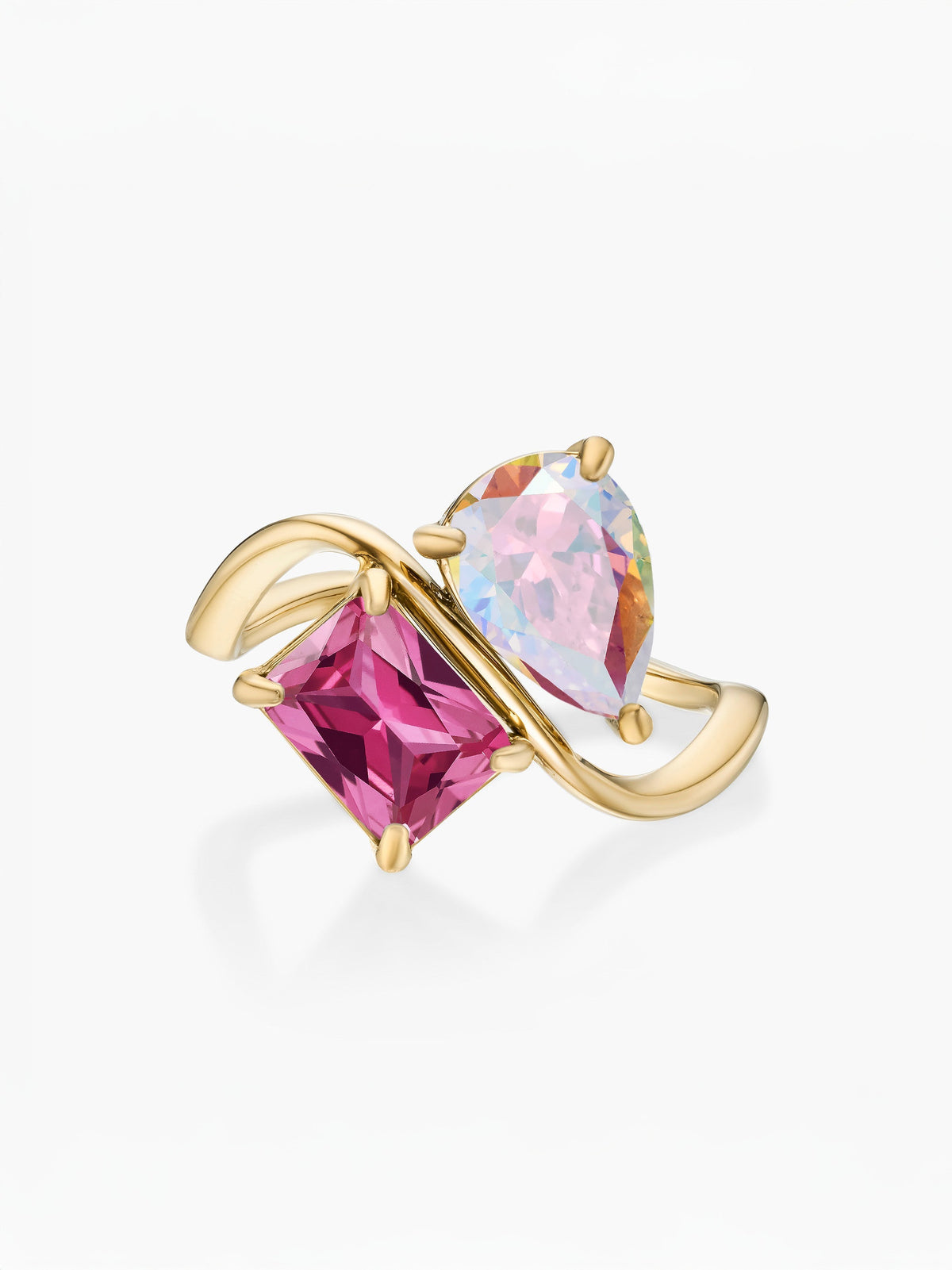 Anillo dos piedras Junio-Alejandrita (pera) y Julio-Rubí (rectángulo) dorado