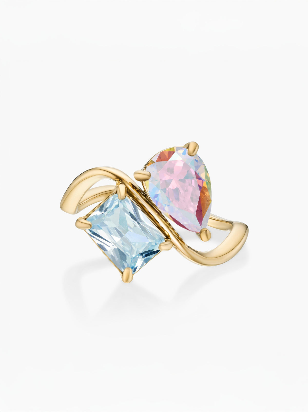 Anillo dos piedras Junio-Alejandrita (pera) y Marzo-Aguamarina (rectángulo) dorado