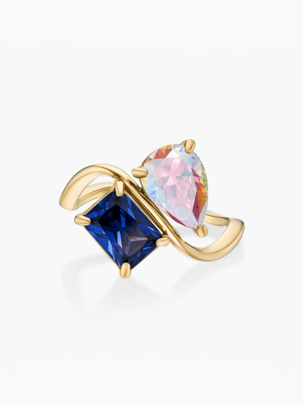 Anillo dos piedras Junio-Alejandrita (pera) y Septiembre-Zafiro (rectángulo) dorado