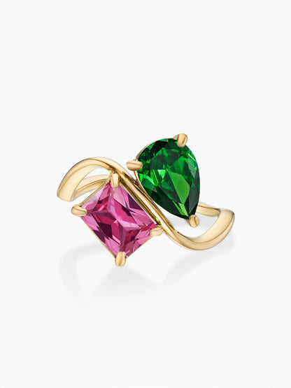 Anillo dos piedras Mayo-Esmeralda (pera) y Julio-Rubí (rectángulo) dorado