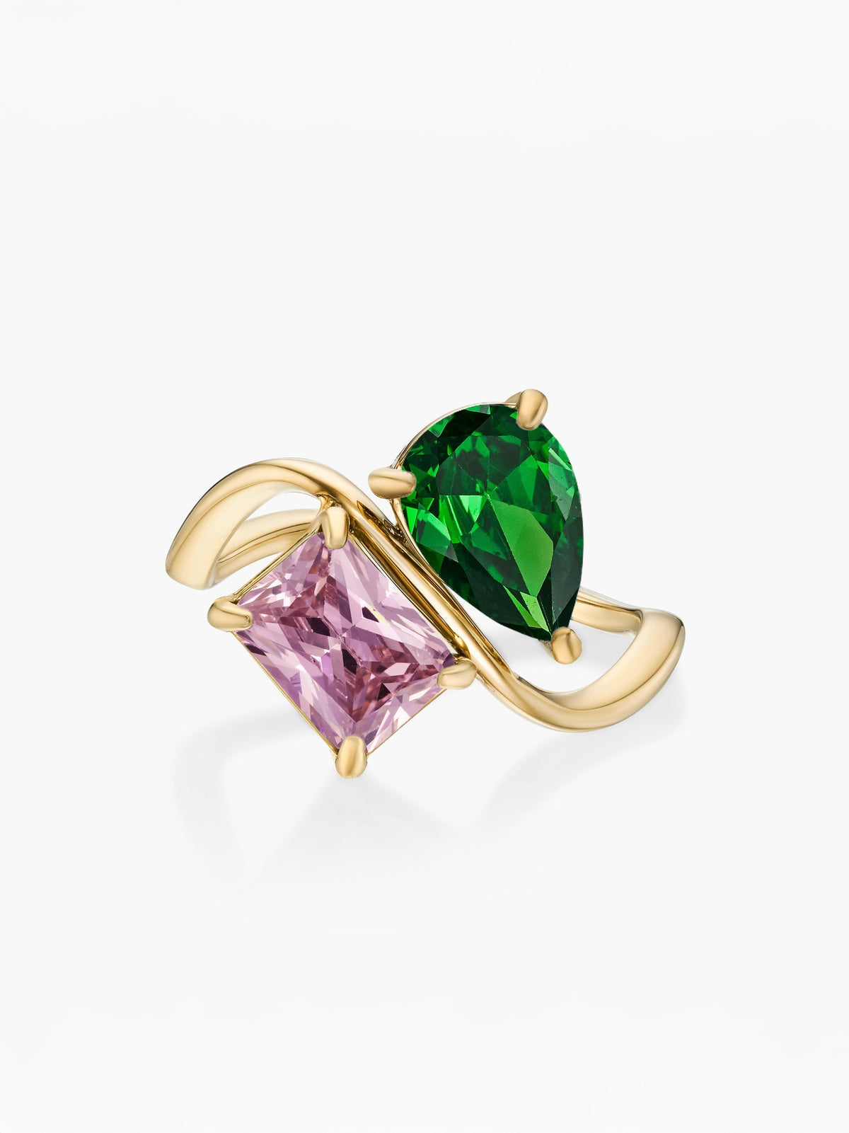 Anillo dos piedras Mayo-Esmeralda (pera) y Octubre-Turmalina Rosa (rectángulo) dorado
