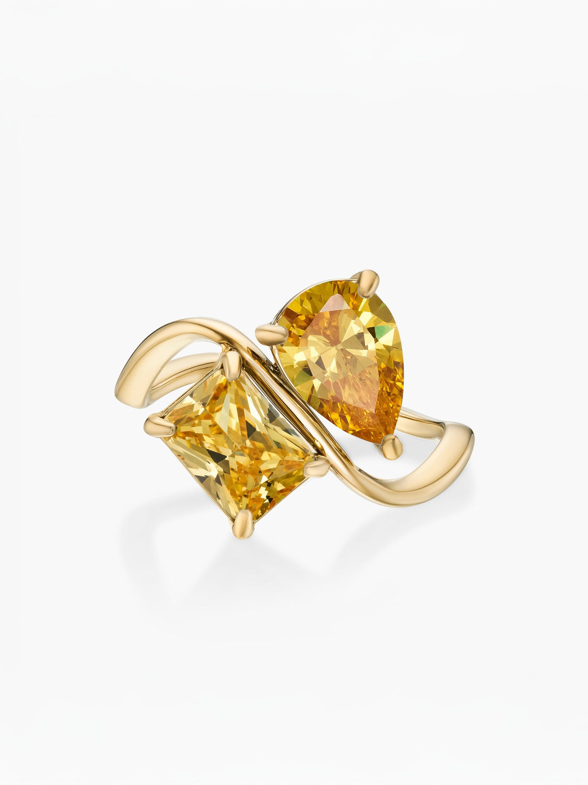 Anillo dos piedras Noviembre-Citrino (pera) y Noviembre-Citrino (rectángulo) dorado