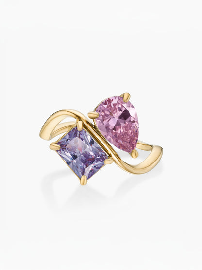 Anillo dos piedras Octubre-Turmalina Rosa (pera) y Febrero-Amatista (rectángulo) dorado