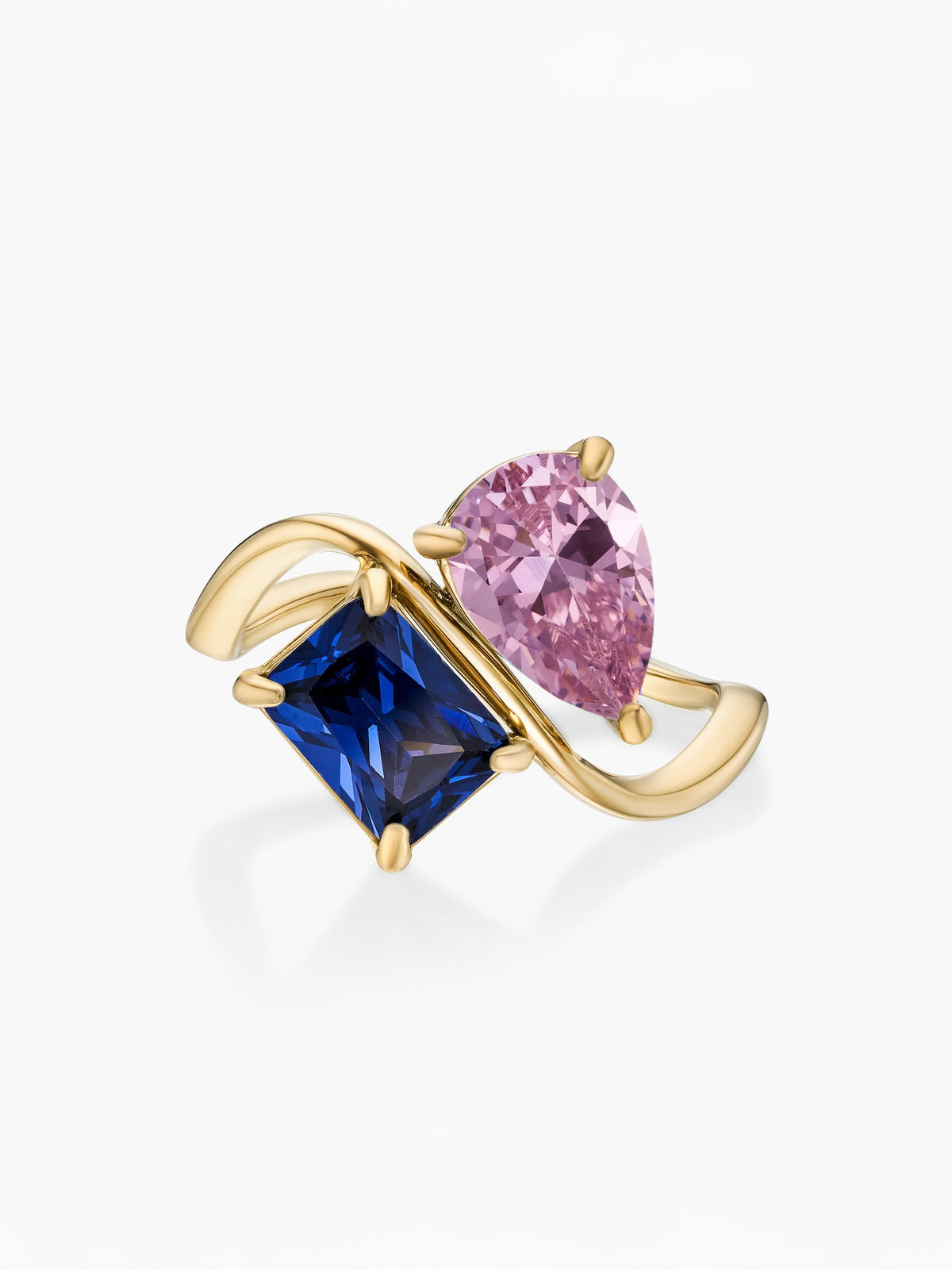 Anillo dos piedras Octubre-Turmalina Rosa (pera) y Septiembre-Zafiro (rectángulo) dorado