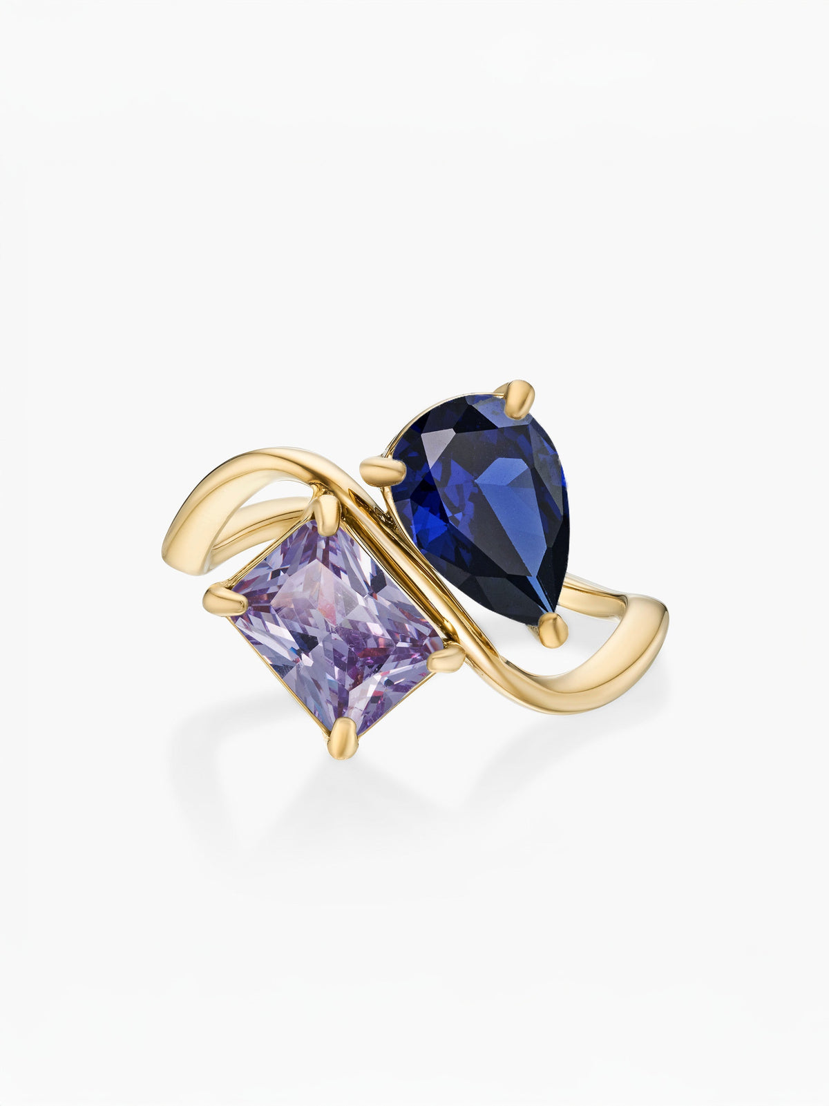 Anillo dos piedras Septiembre-Zafiro (pera) y Febrero-Amatista (rectángulo) dorado
