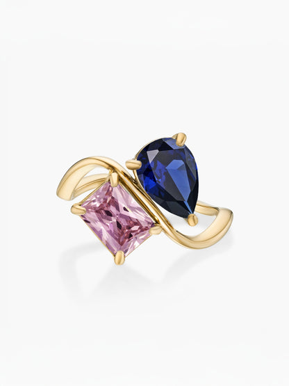 Anillo dos piedras Septiembre-Zafiro (pera) y Octubre-Turmalina Rosa (rectángulo) dorado