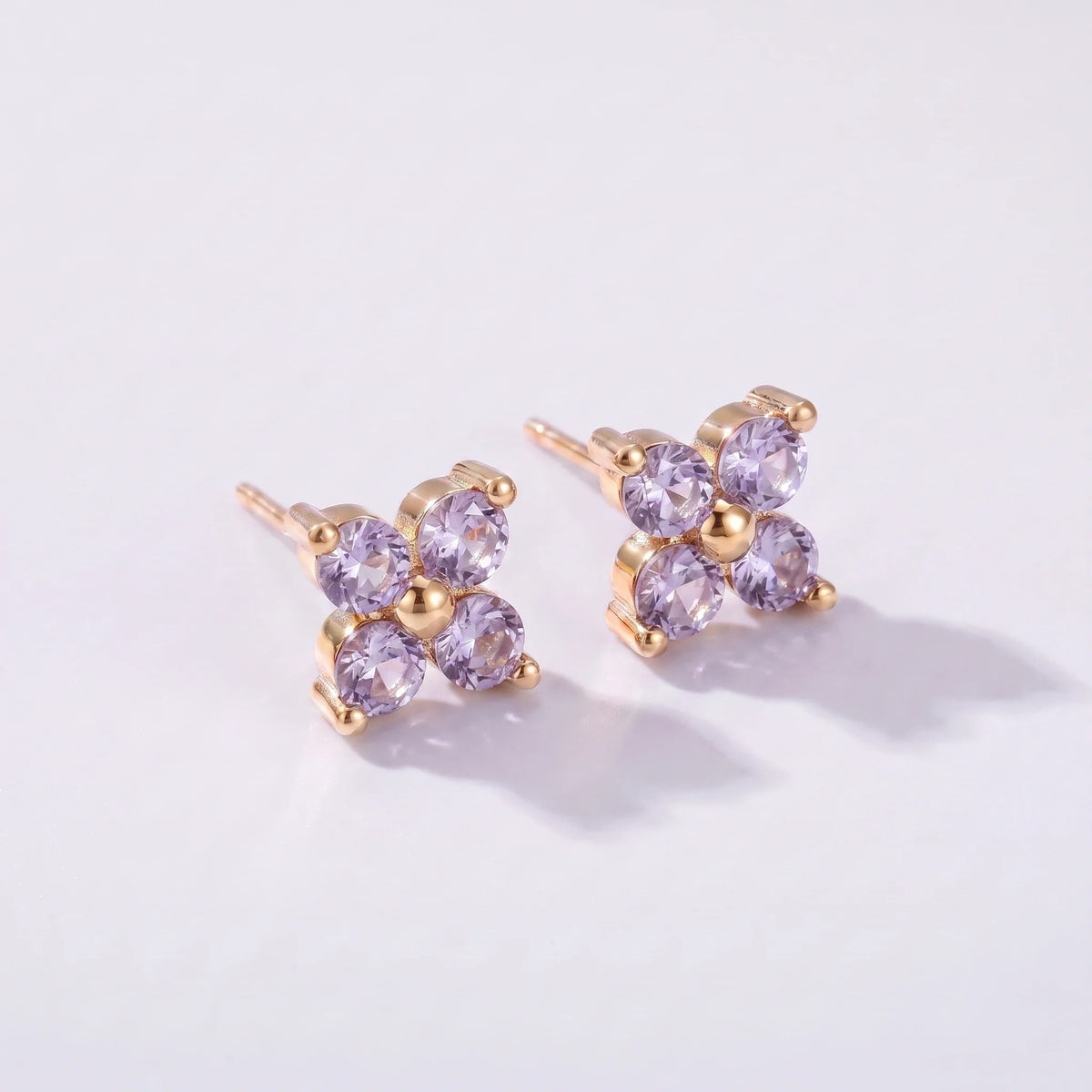 Pendientes florales con piedra de nacimiento Junio — Alejandrita