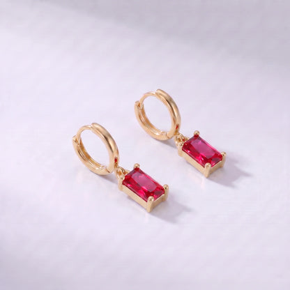 Pendientes con piedra rectangular de nacimiento Julio — Rubí