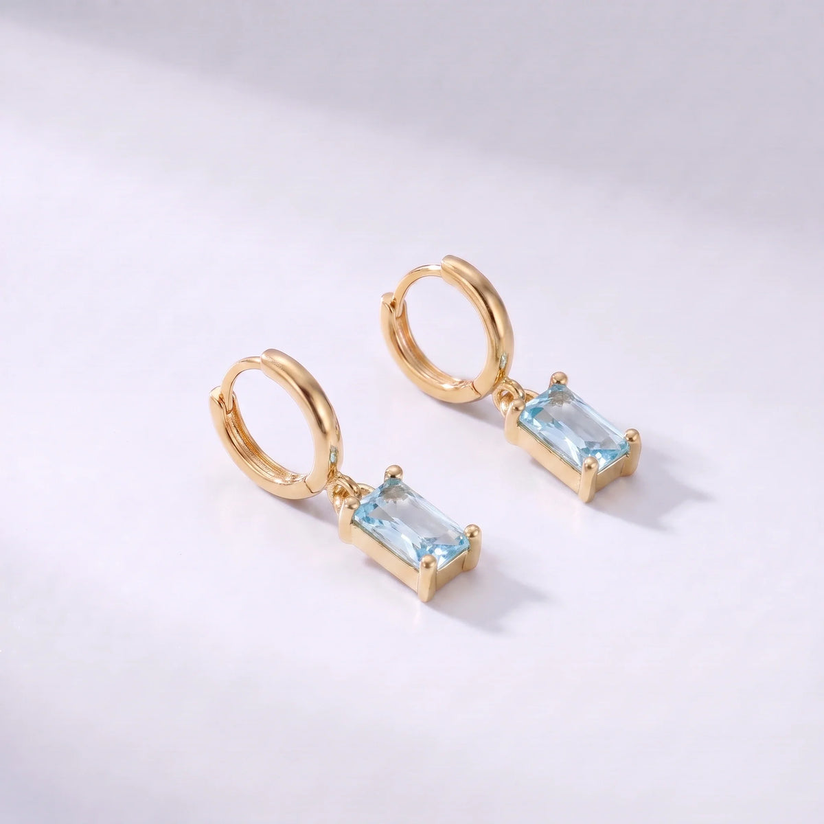 Pendientes con piedra rectangular de nacimiento Marzo — Aguamarina