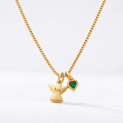 Collar Ángel con Nombre dorado — Mayo — Esmeralda