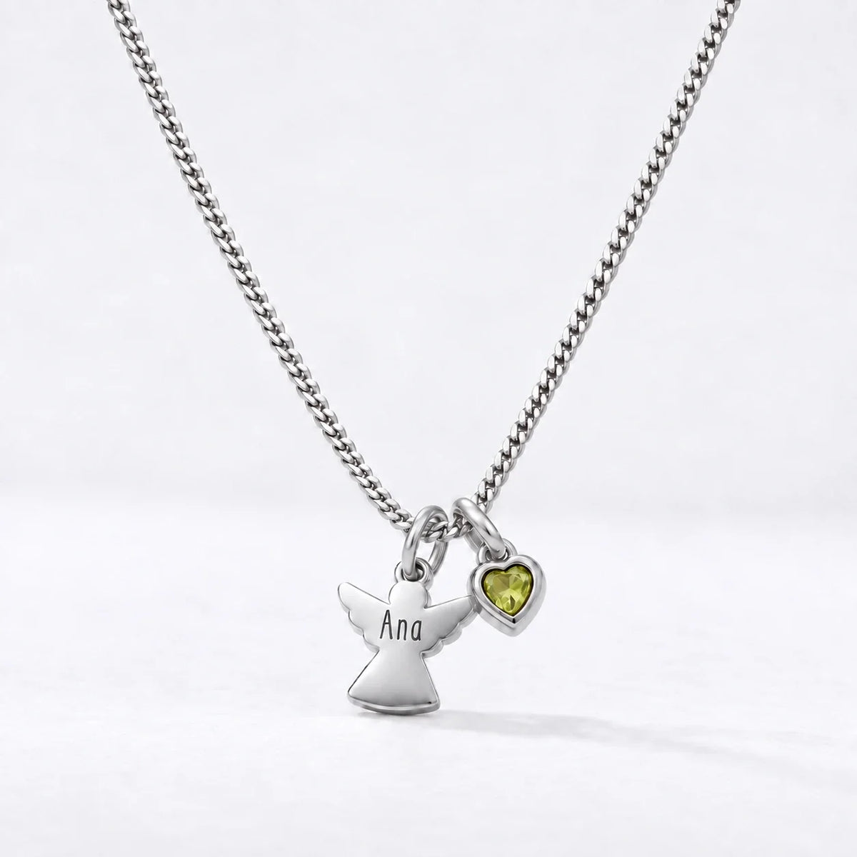 Collar Ángel con Nombre plateado — Agosto — Peridoto