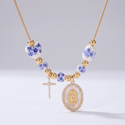 Collar de Cerámica y Fe con cuentas de cerámica, cruz y medalla de Nuestra Señora