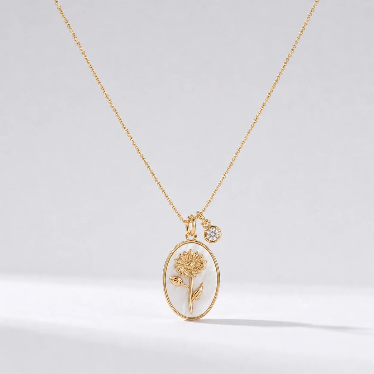 Collar flor del mes Abril — Margarita