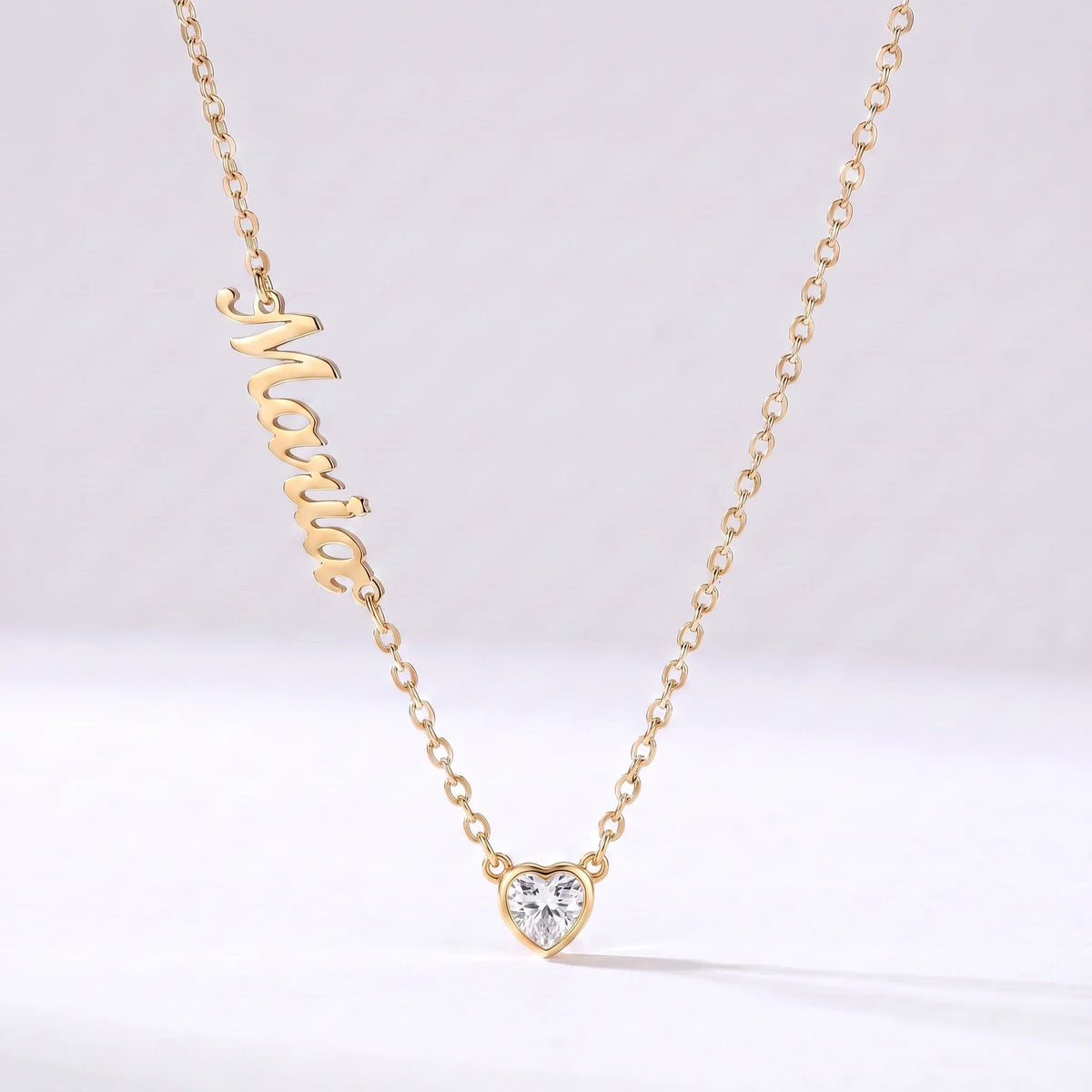Collar Nombre y Coração de Nascimento Dorado — Abril — Diamante