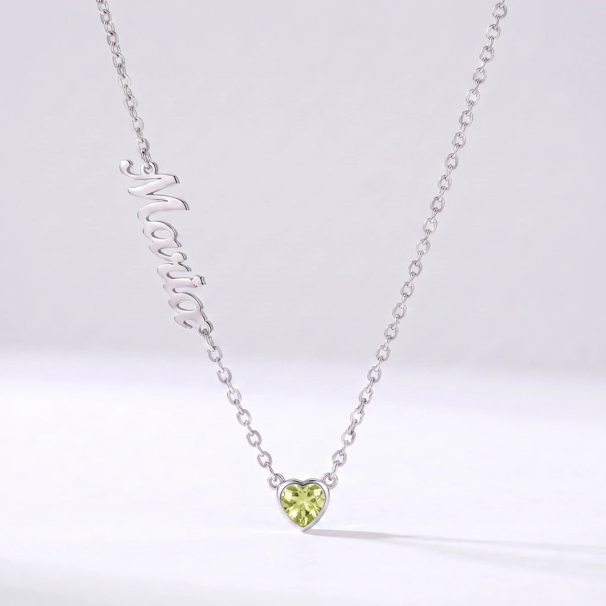 Collar Nombre y Coração de Nascimento Plateado — Agosto — Peridoto