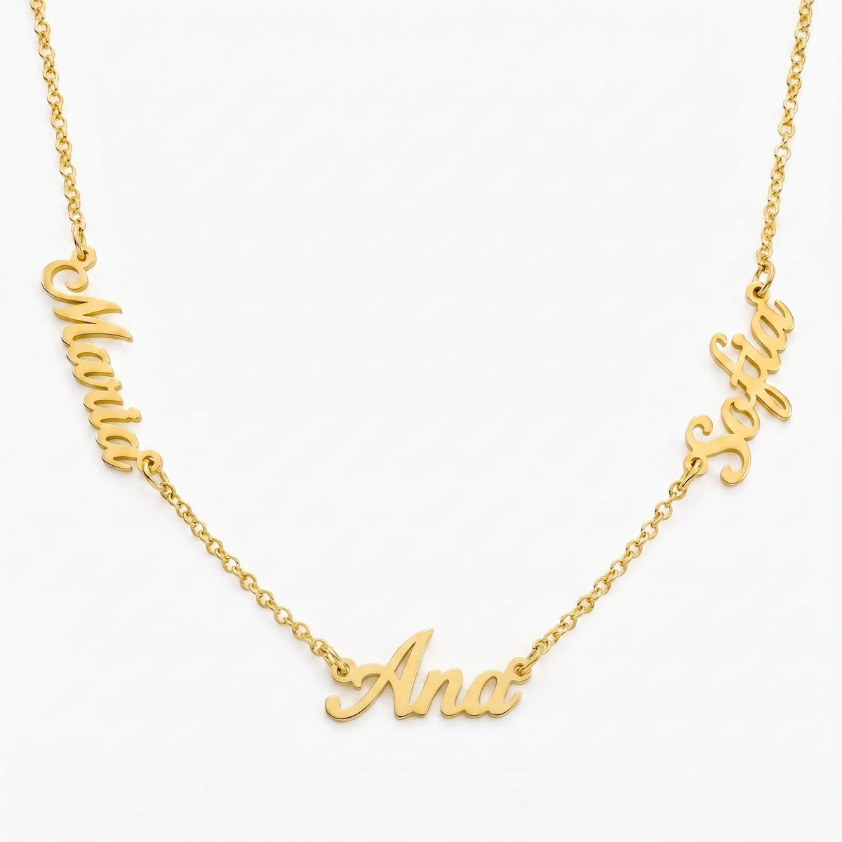 Collar con Nombres Personalizados Dorado — 3 Nombres
