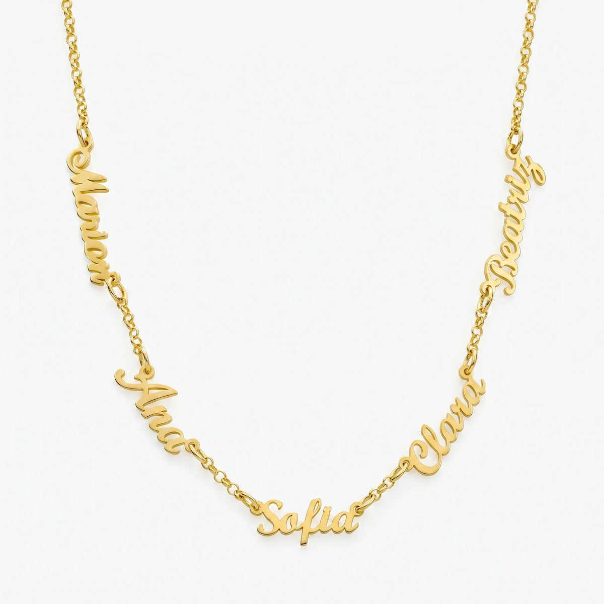 Collar con Nombres Personalizados Dorado — 5 Nombres