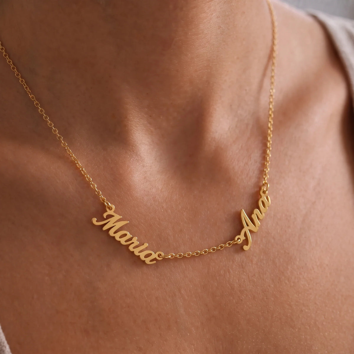 Collar con Nombres Personalizados dorado — 2 nombres en uso