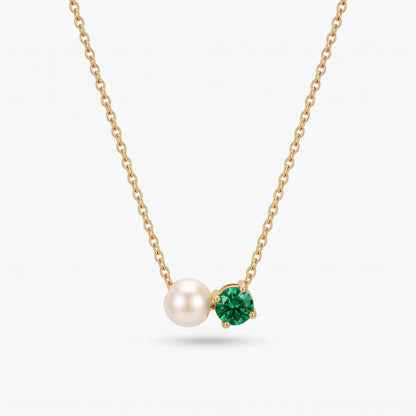 Collar de perla y piedra de nacimiento Mayo — Esmeralda dorado