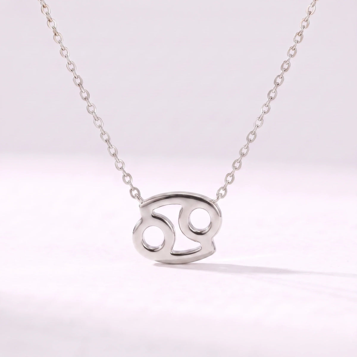Collar símbolo del zodíaco Cáncer plateado