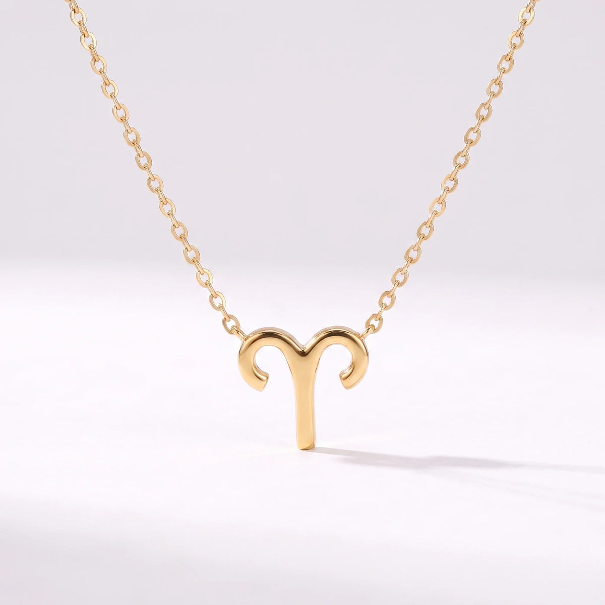 Collar símbolo del zodíaco Aries dorado
