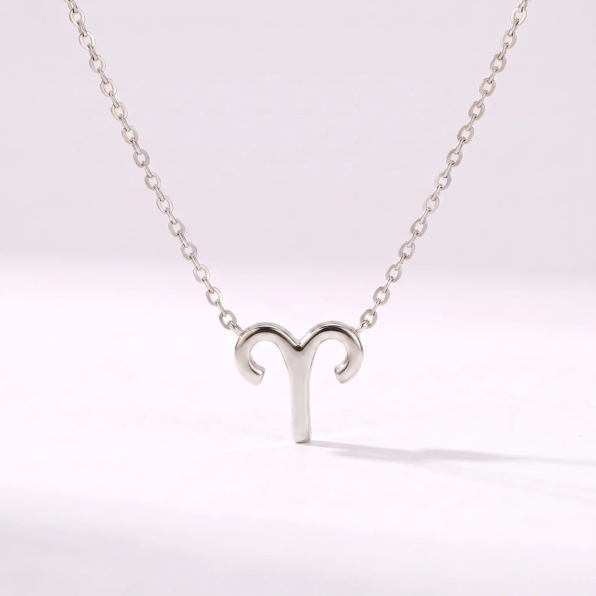 Collar símbolo del zodíaco Aries plateado