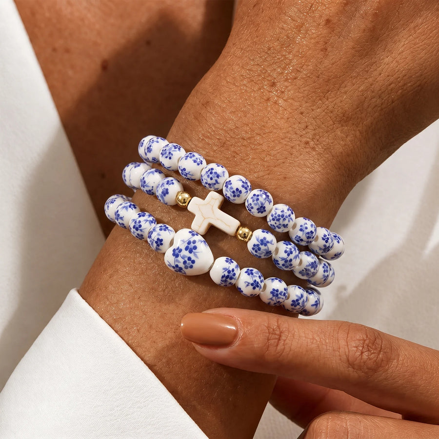 Conjunto de 3 Pulseras de Cerámica Española en la muñeca