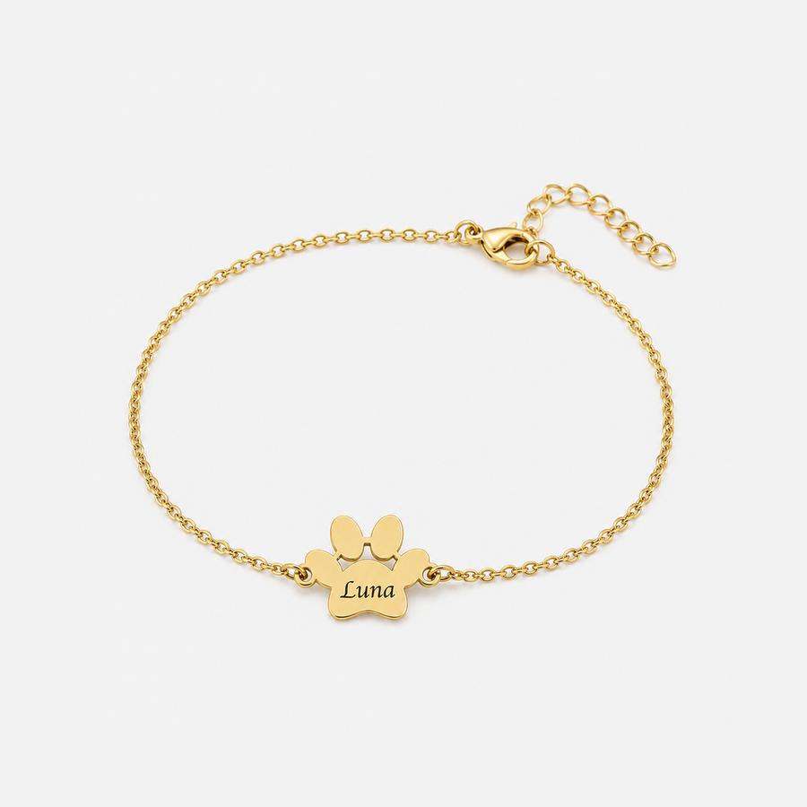 Pulsera con Huellas y nombres dorada — 1 Huella con el nombre Luna — vista de catálogo con fondo ampliado
