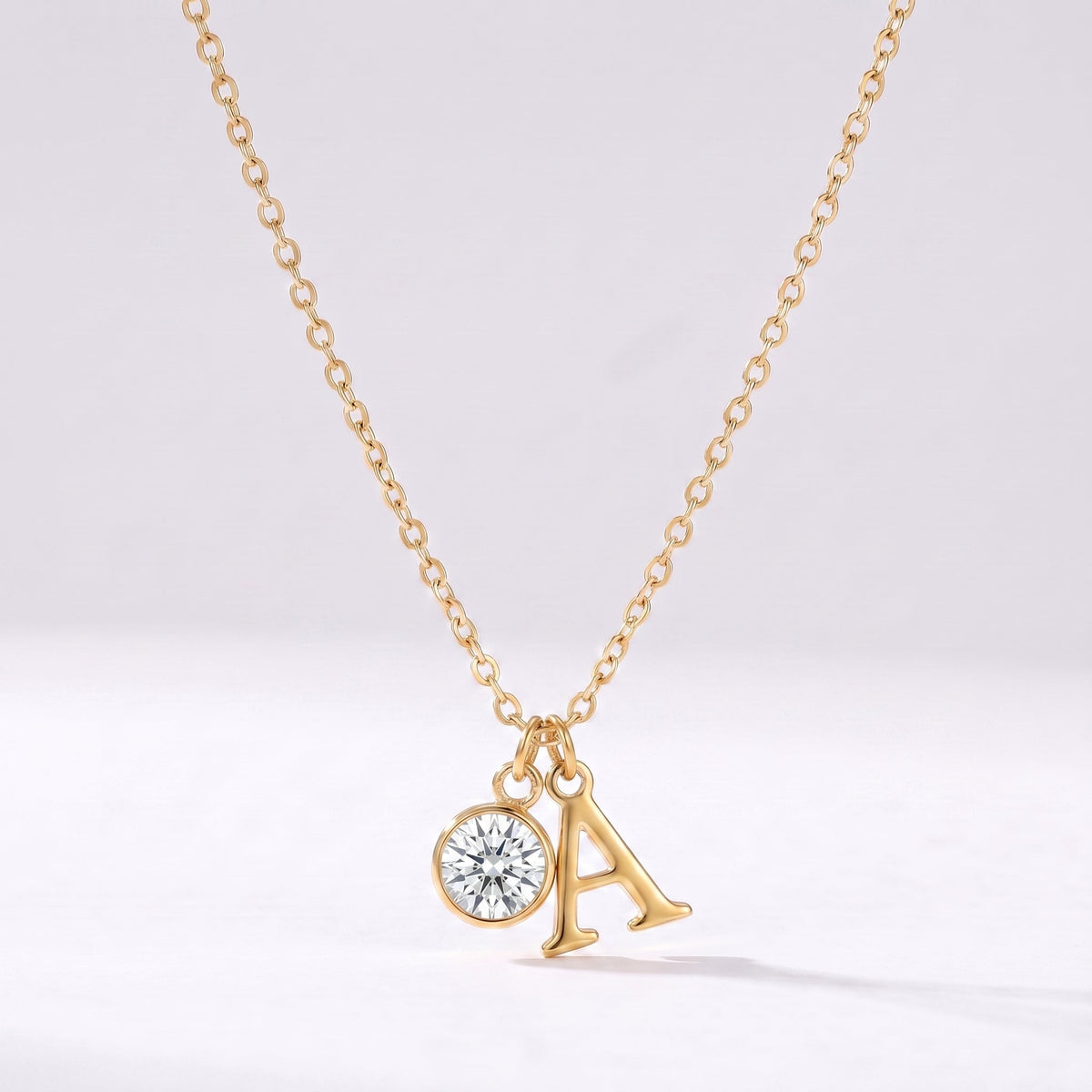 Collar letra A dorado con piedra de nacimiento Abril — Diamante