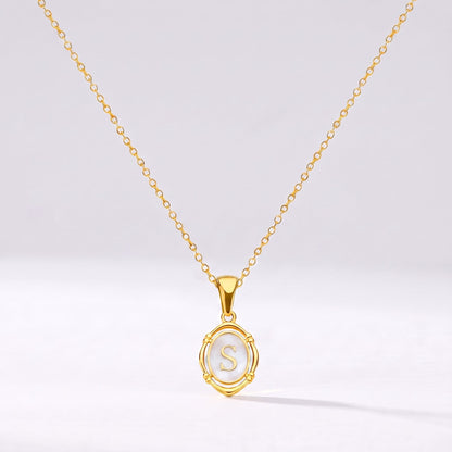 Collar oval con letra personalizada S dorado