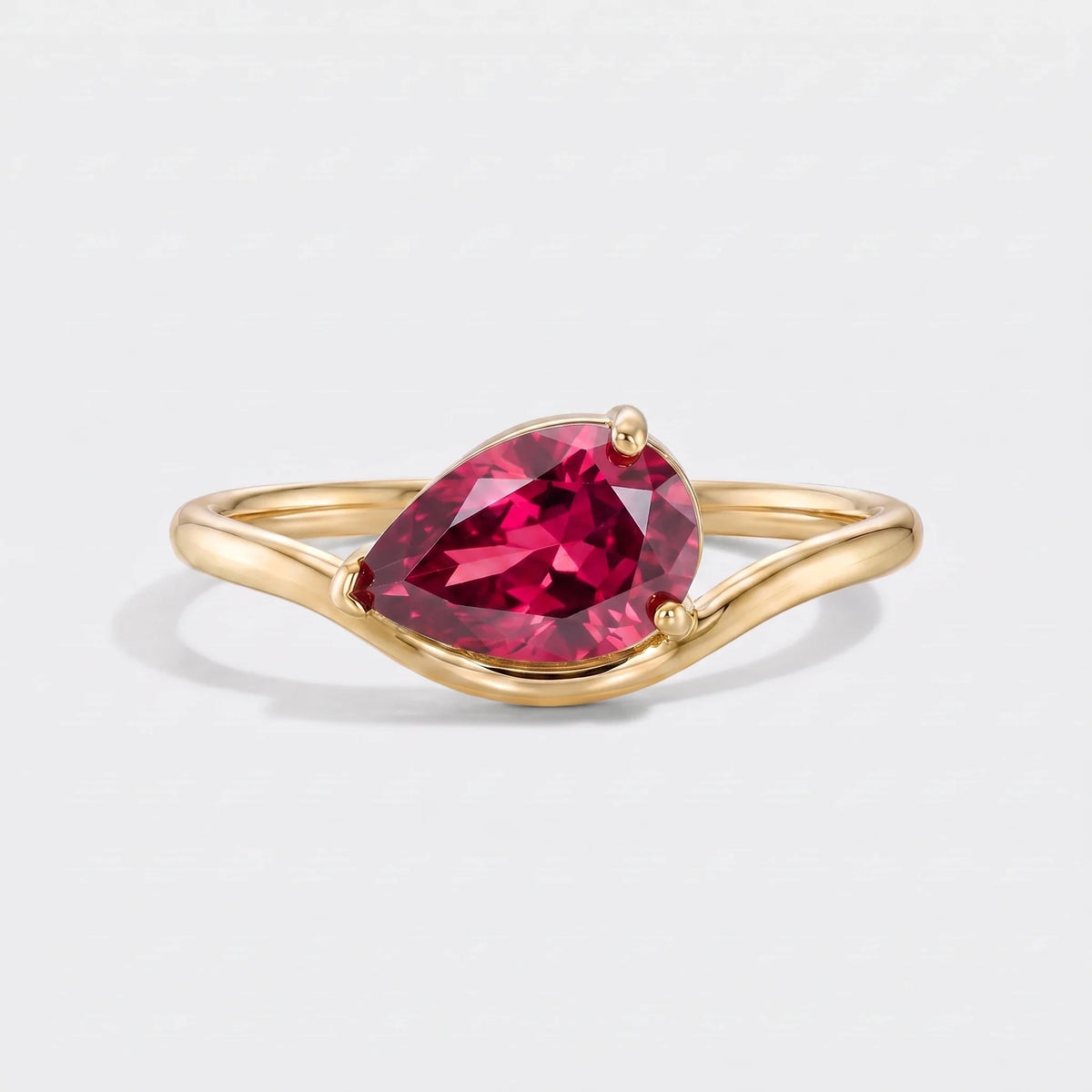 Anillo piedra de nacimiento corte pera Julio — Rubí
