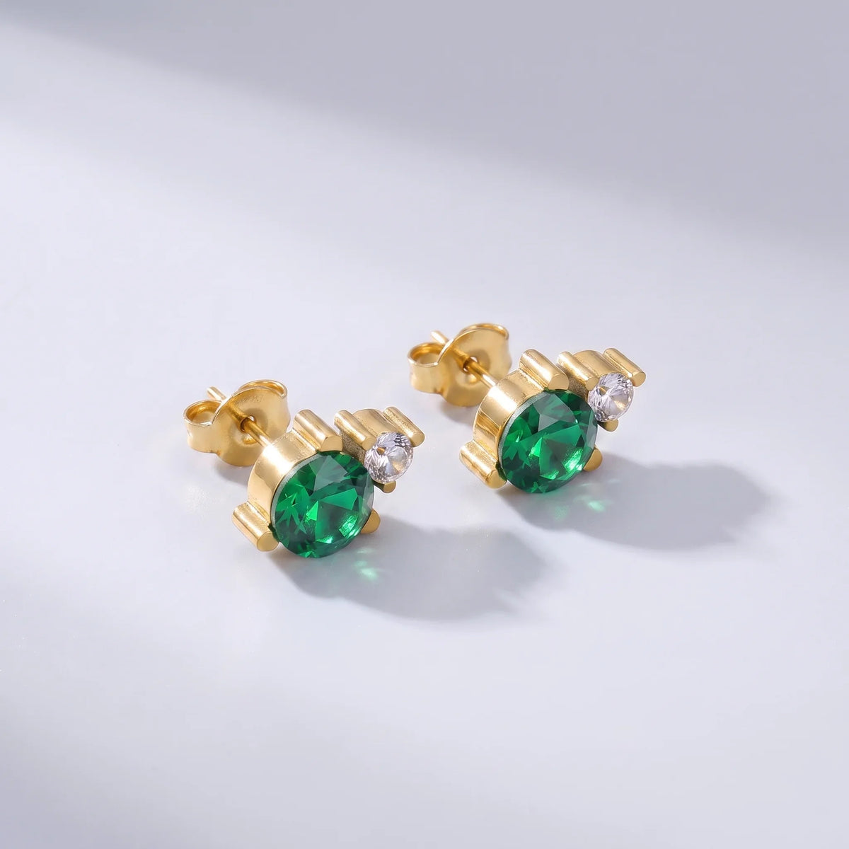 Pendientes piedra de nacimiento Mayo — Esmeralda