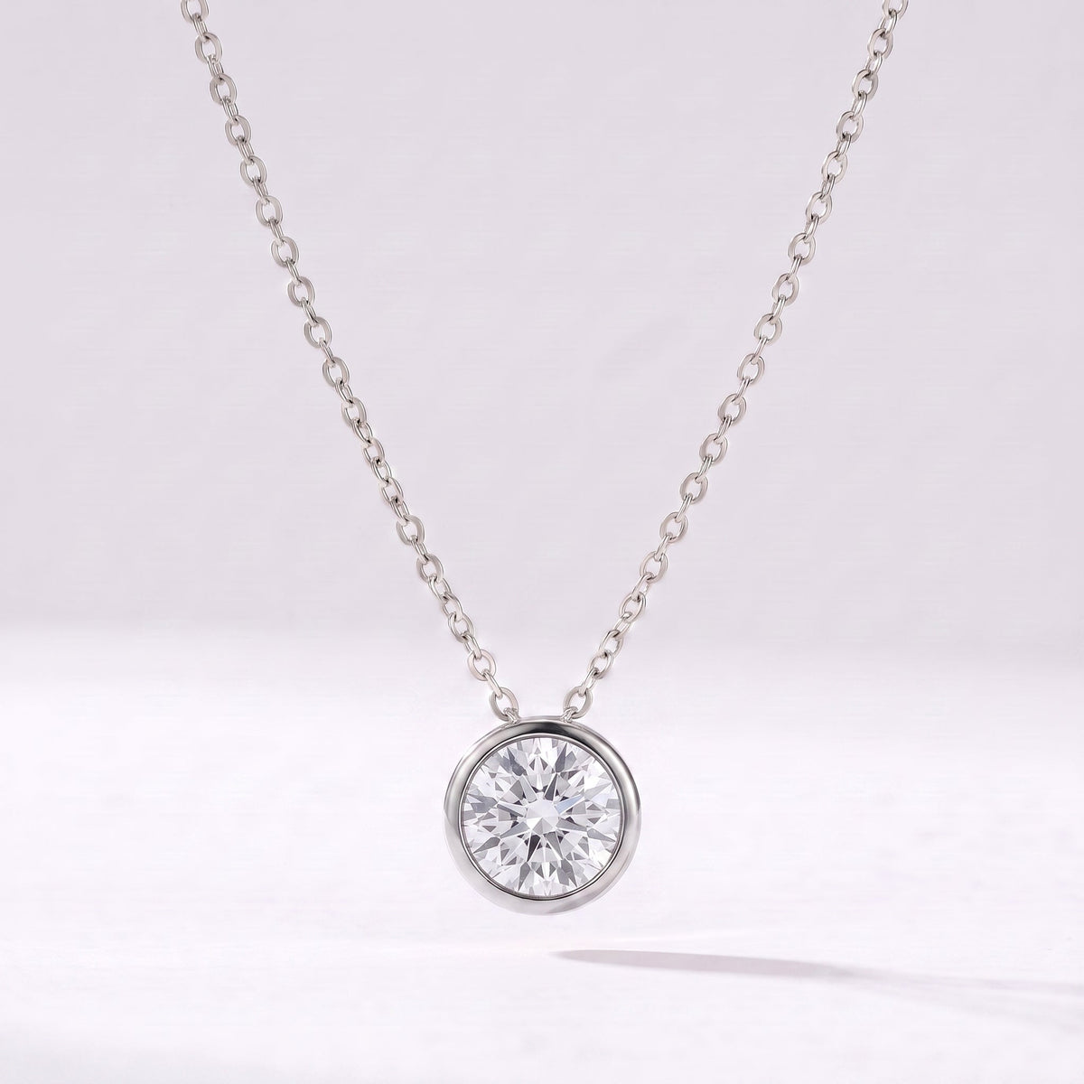 Collar piedra de nacimiento Abril — Diamante plateado