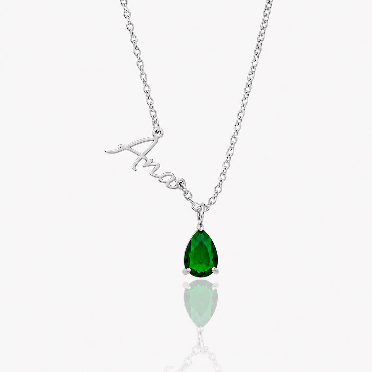 Collar Nombre y piedra de nacimiento plateado — Mayo — Esmeralda
