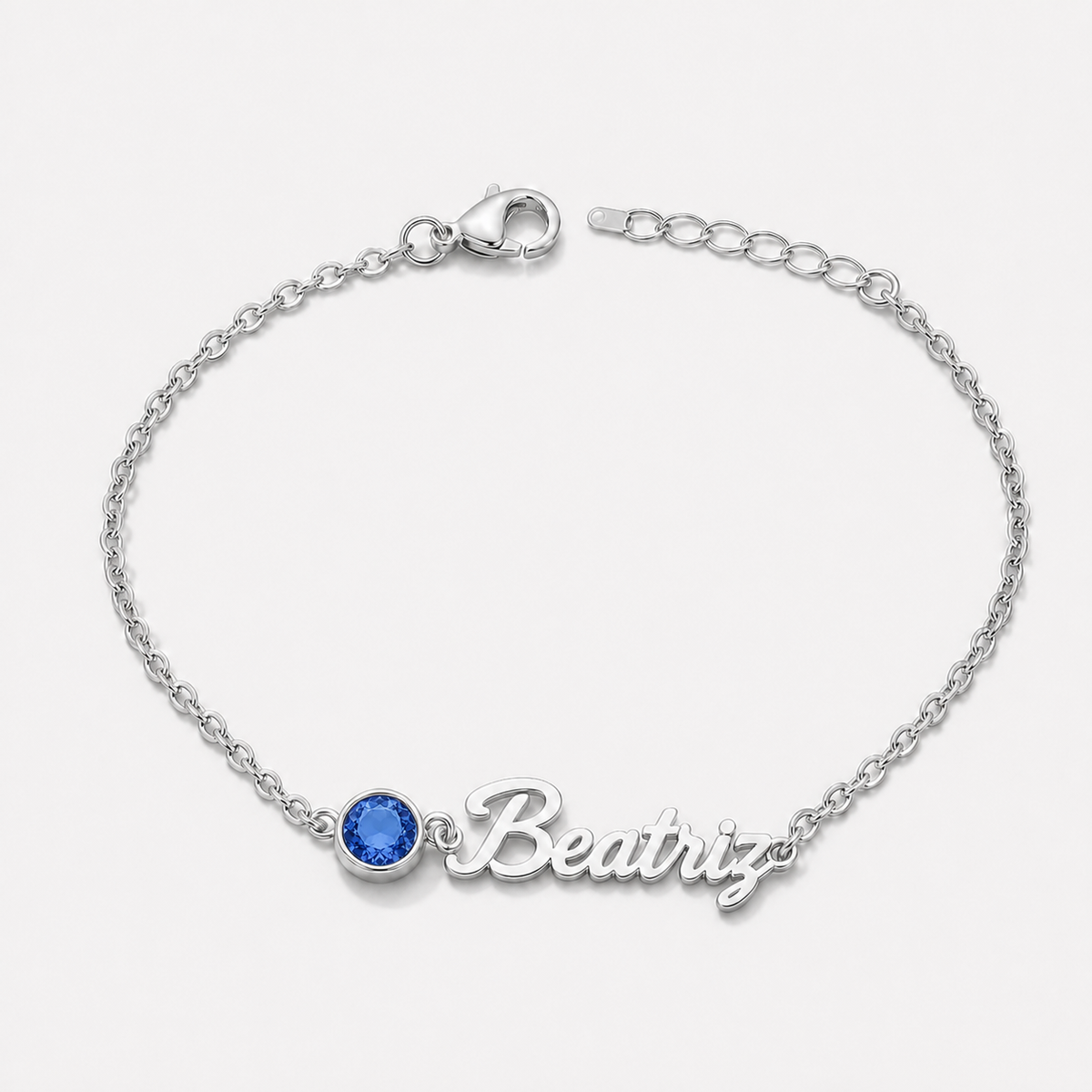 Pulsera con nombre y piedra de nacimiento plateada — Septiembre — Zafiro, nombre Beatriz