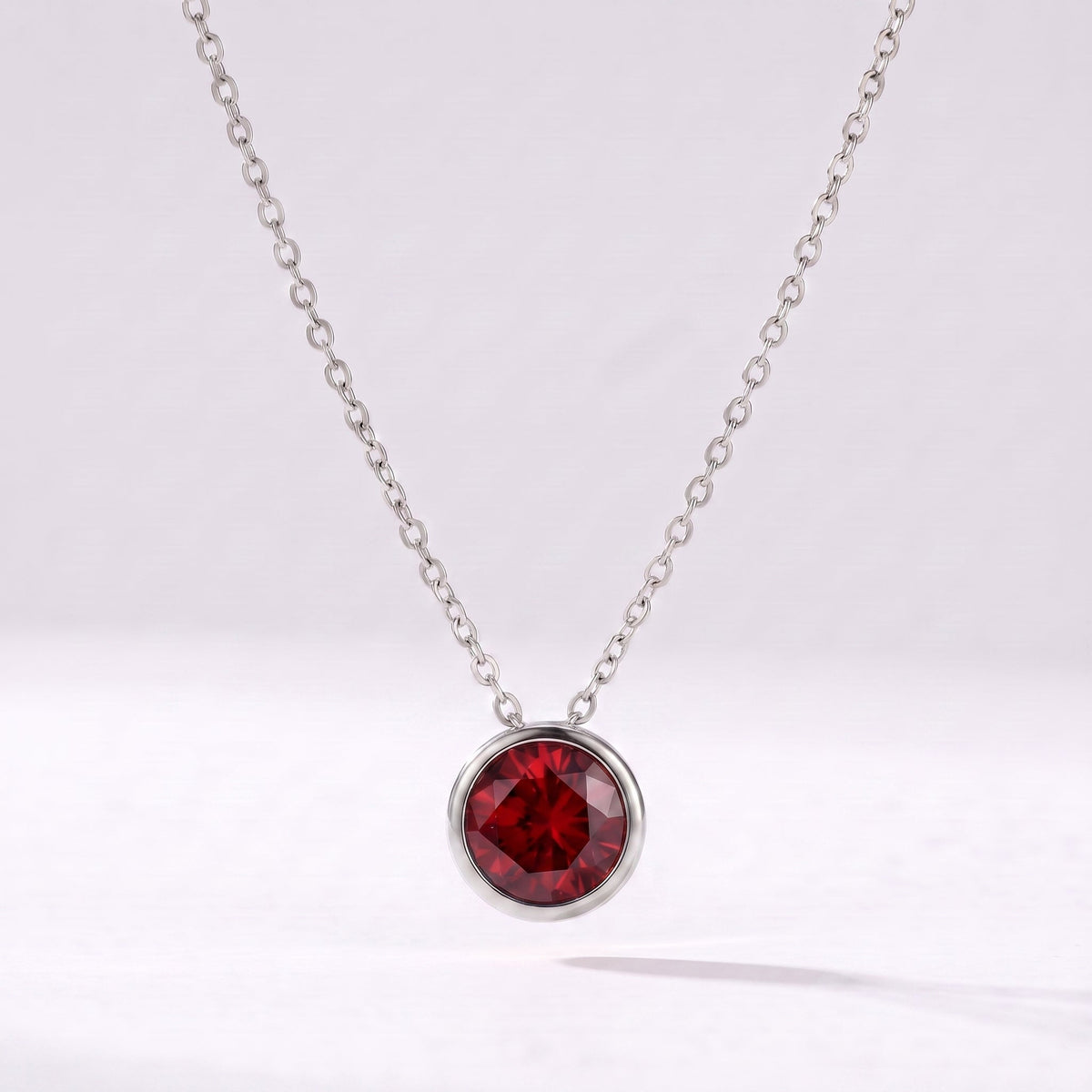 Collar piedra de nacimiento Enero — Granate plateado