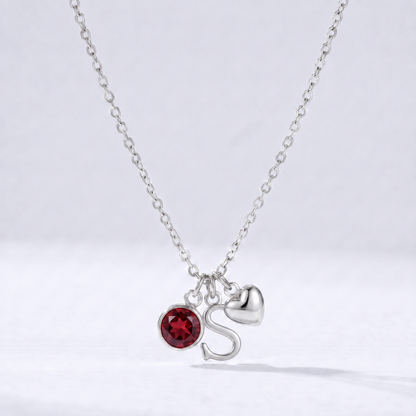 Collar letra S plateado con piedra de nacimiento y coração