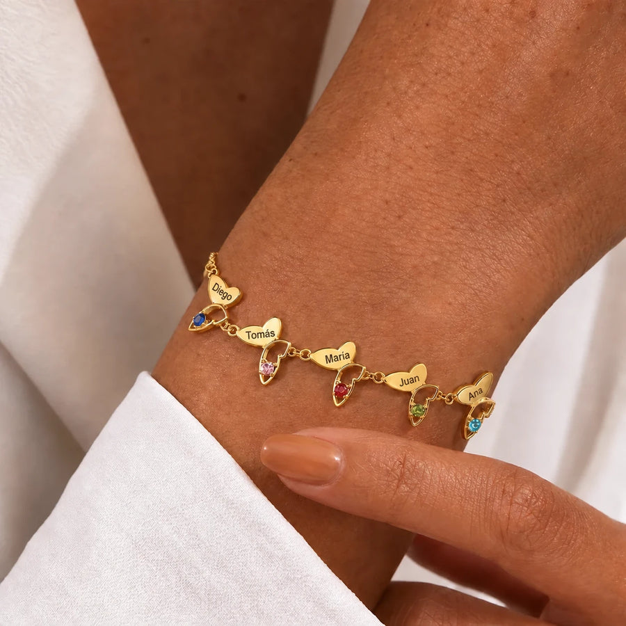 Pulsera Mariposas con Nombre y Piedra dorada en la muñeca — Diego, Tomás, María, Juan y Ana