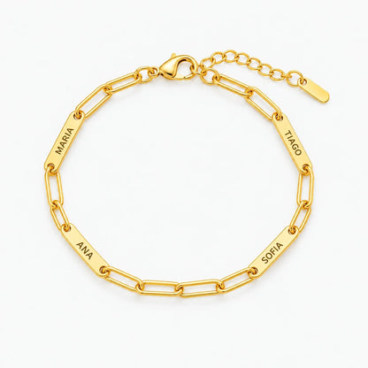 Pulsera de Eslabones plateada personalizada con un nombre