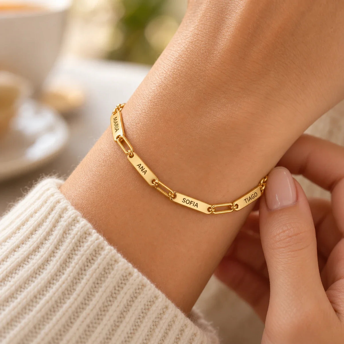 Pulsera de Eslabones dorada personalizada con dos nombres