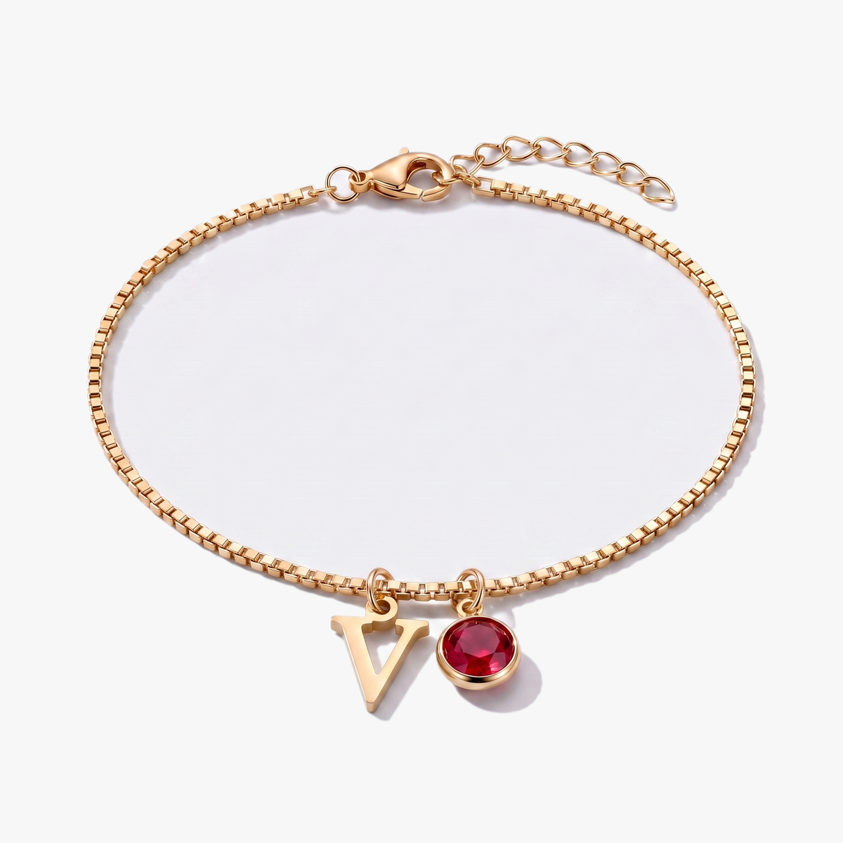 Pulsera letra V dorada con piedra de nacimiento Enero — Granate